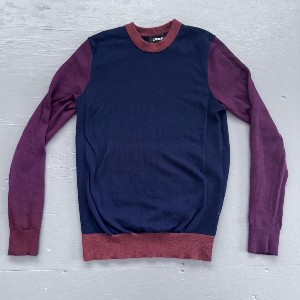 Express Sweater - Picture 2 of 3